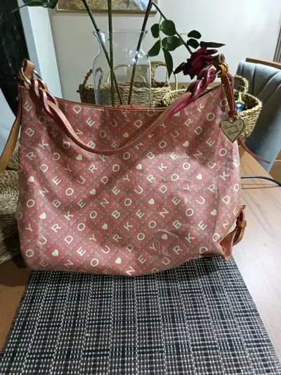 Bolso Dooney & Bourke estampado rosa - miniatura 1