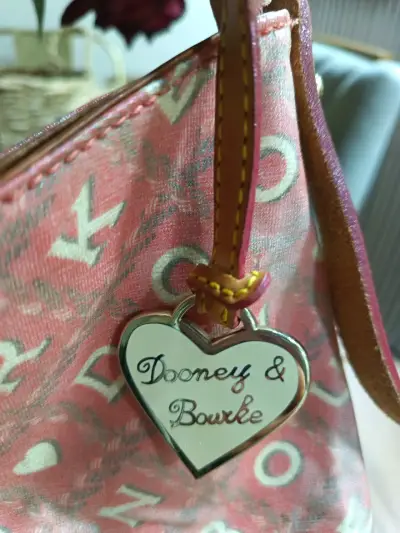 Bolso Dooney & Bourke estampado rosa - miniatura 3