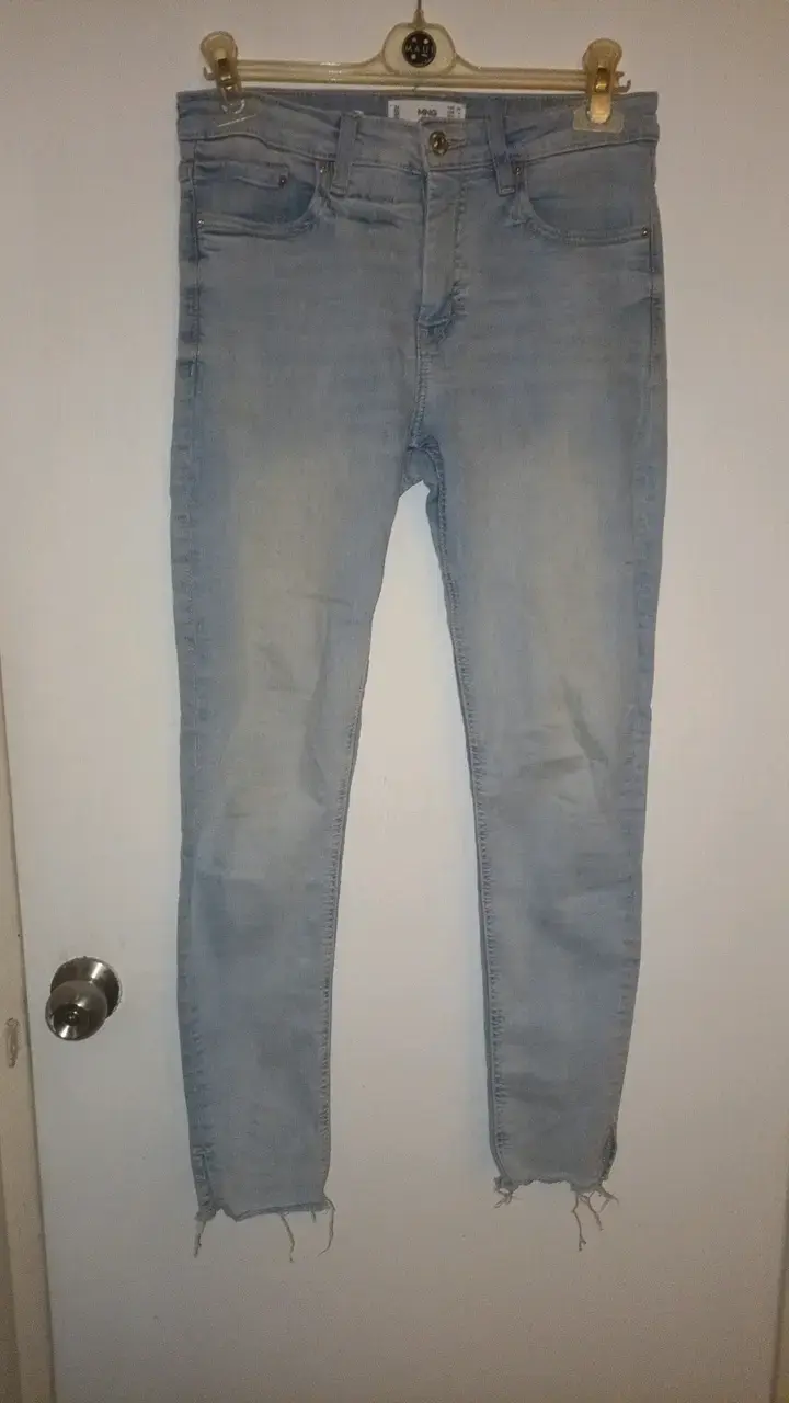 Jeans celestes desgastados para mujer - 1