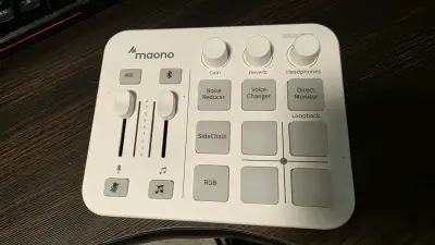 Interfaz de audio Maono con efectos integrados - miniatura 1