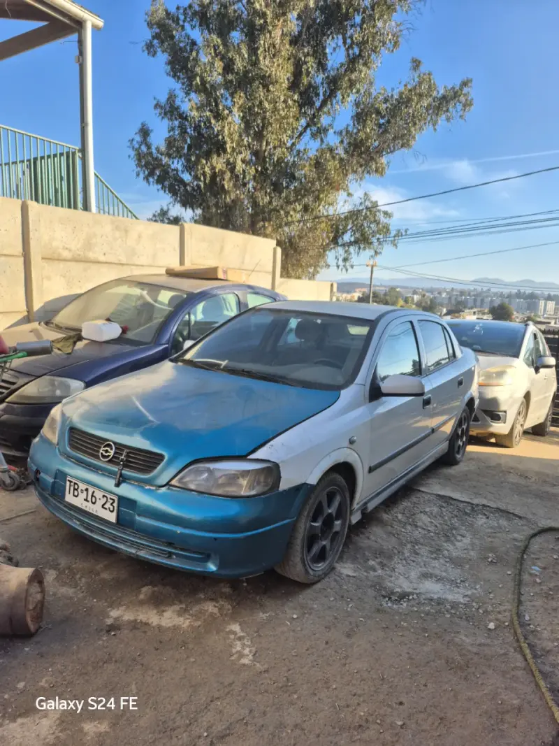 1999 Chevrolet Astra - 1