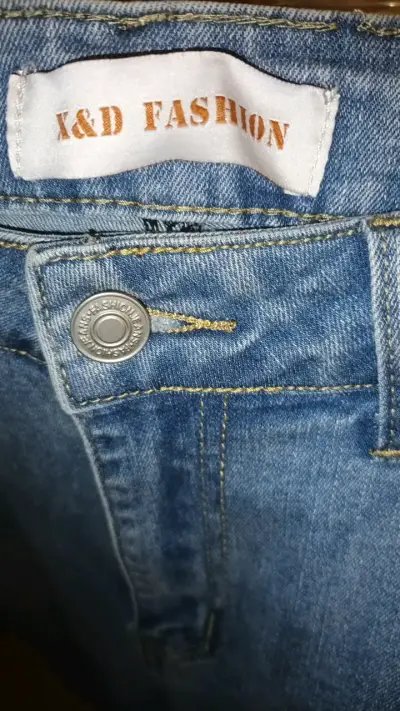 Jeans ajustados azul claro para mujer - miniatura 3