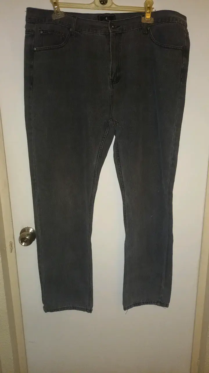 Jeans negros de mezclilla para hombre - 1