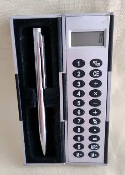 Calculadora magica de bolsillo Año 2000 - miniatura 5