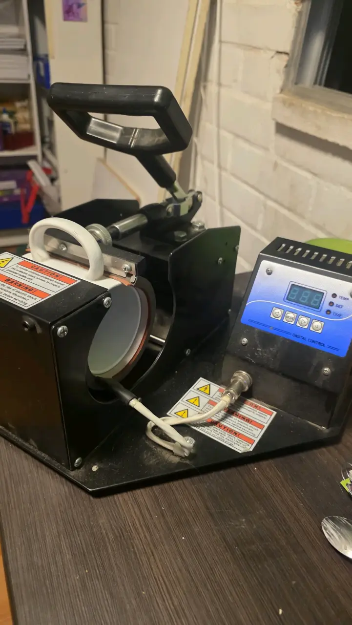 Prensa térmica para tazas con control digital - 2