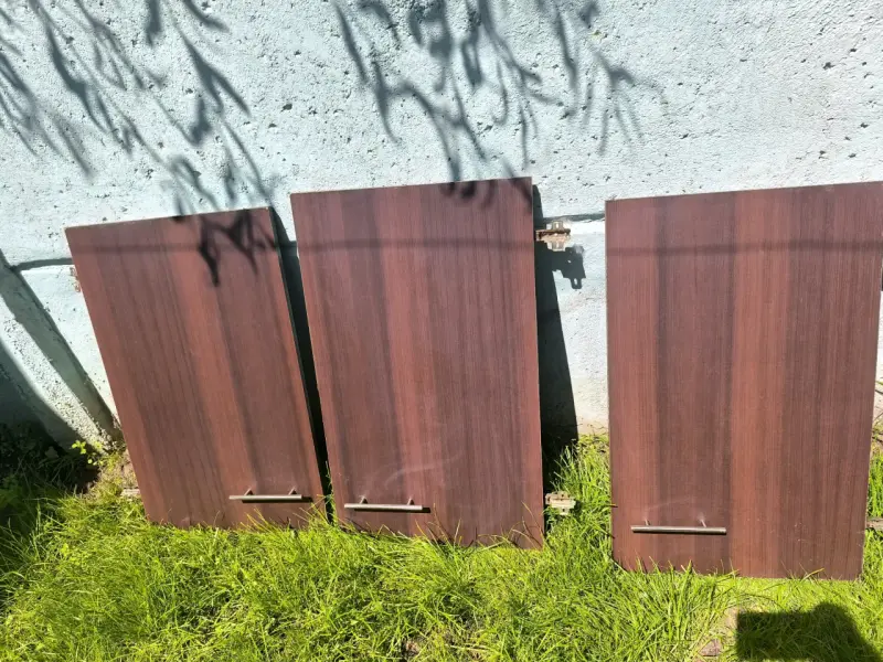 Puertas de madera para mueble con bisagras - 2