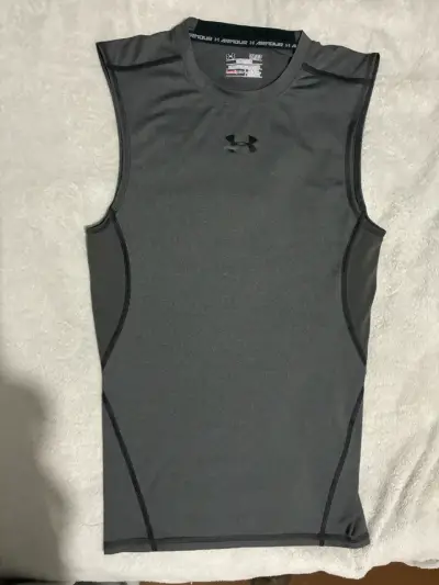 Polera Under Armour - miniatura 1