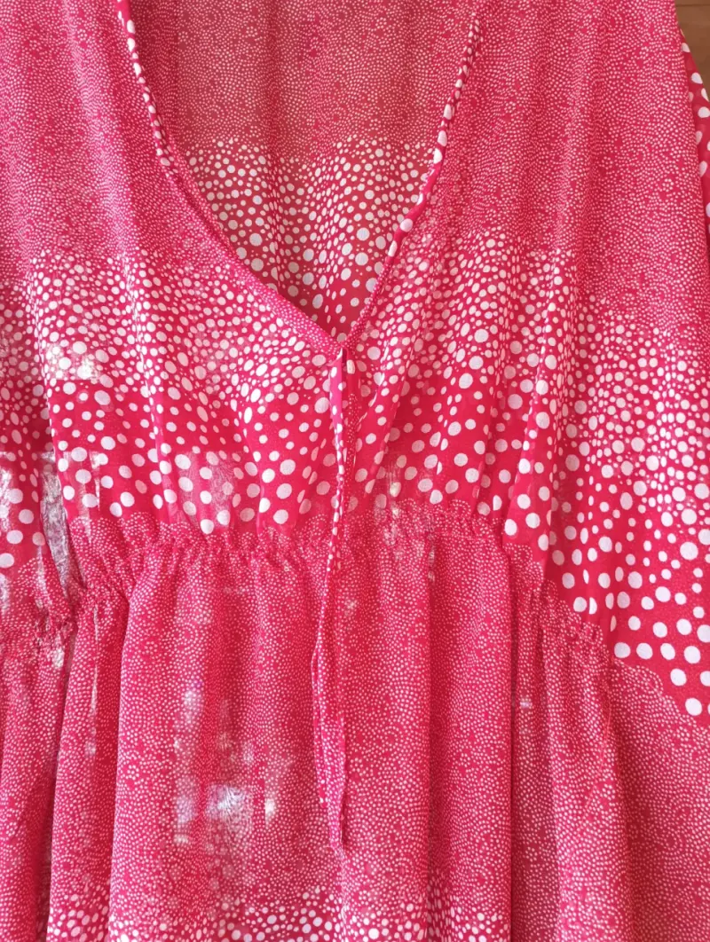 Túnica roja con diseño de puntos - 2