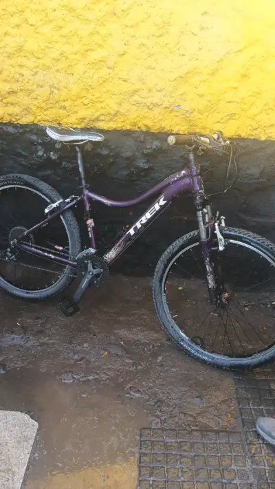 Bicicleta Trek de montaña usada - miniatura 1