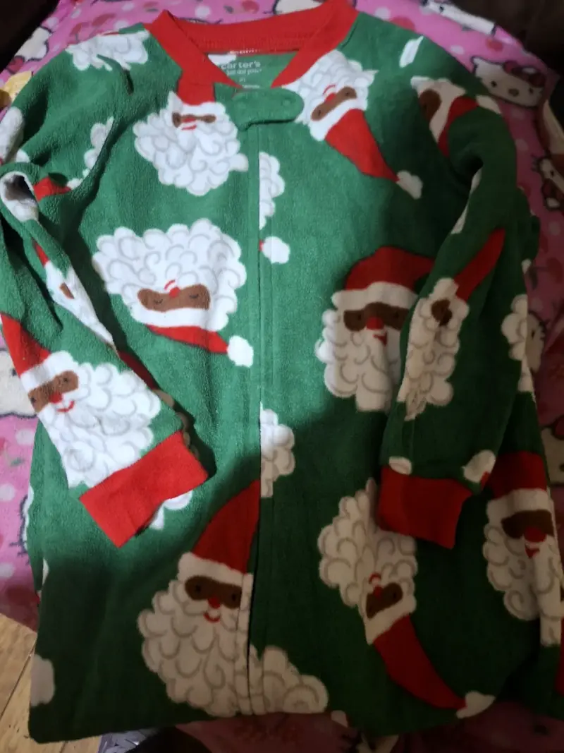 Pijama navideño para bebé con diseño de Santa