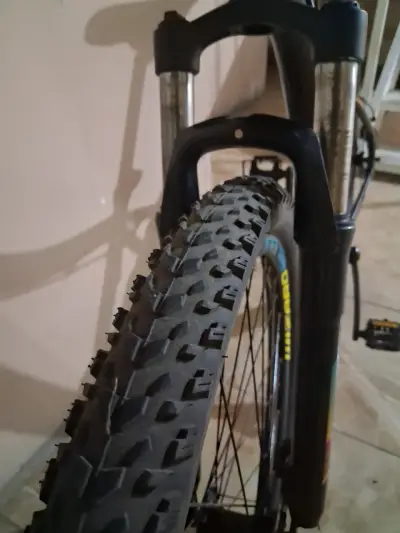 Bicicleta montaña Wizard negra con suspensión - miniatura 5