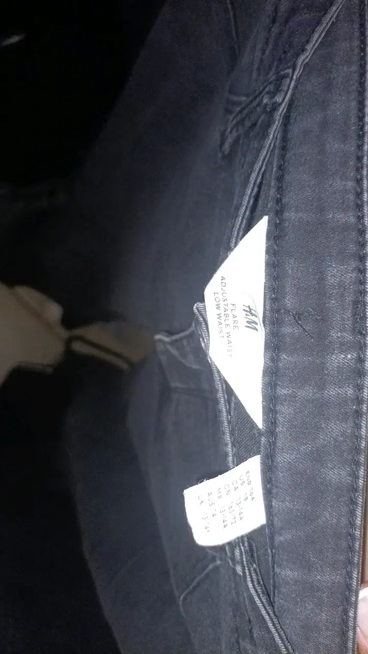 Jeans acampanados negros para mujer - 3