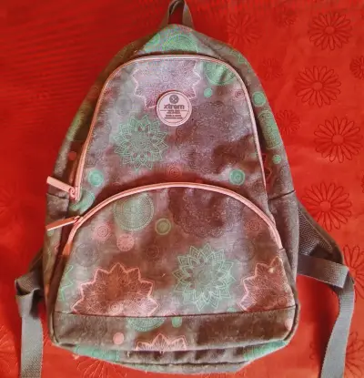 Mochila Xtrem con diseño floral - miniatura 1