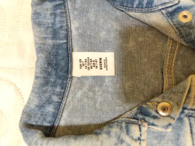 Chaqueta de mezclilla azul claro para mujer - miniatura 2