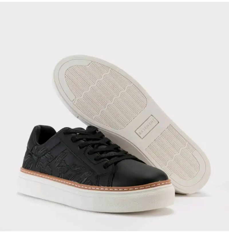 Zapatillas negras Basement con diseño floral - 1