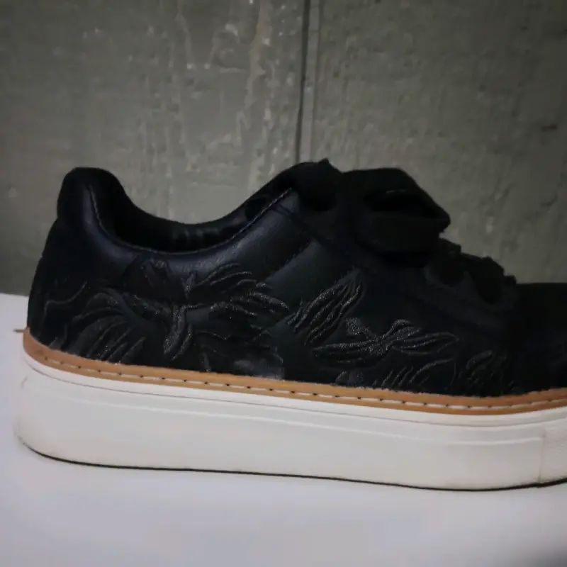 Zapatillas negras Basement con diseño floral - 6