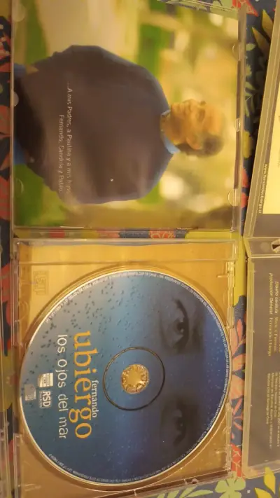 Colección de DVD y CDs de Fernando Ubiergo - miniatura 3