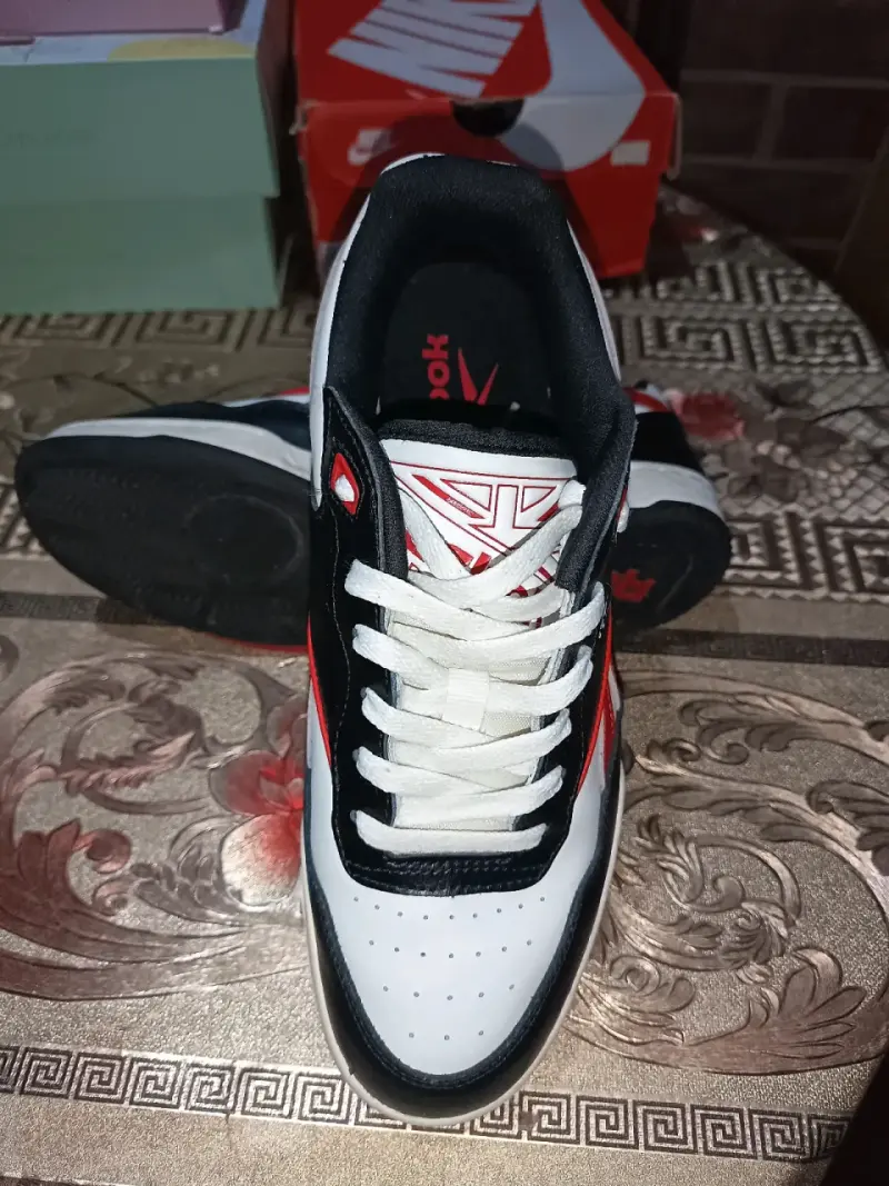 Zapatillas deportivas Reebok blancas y negras - 1