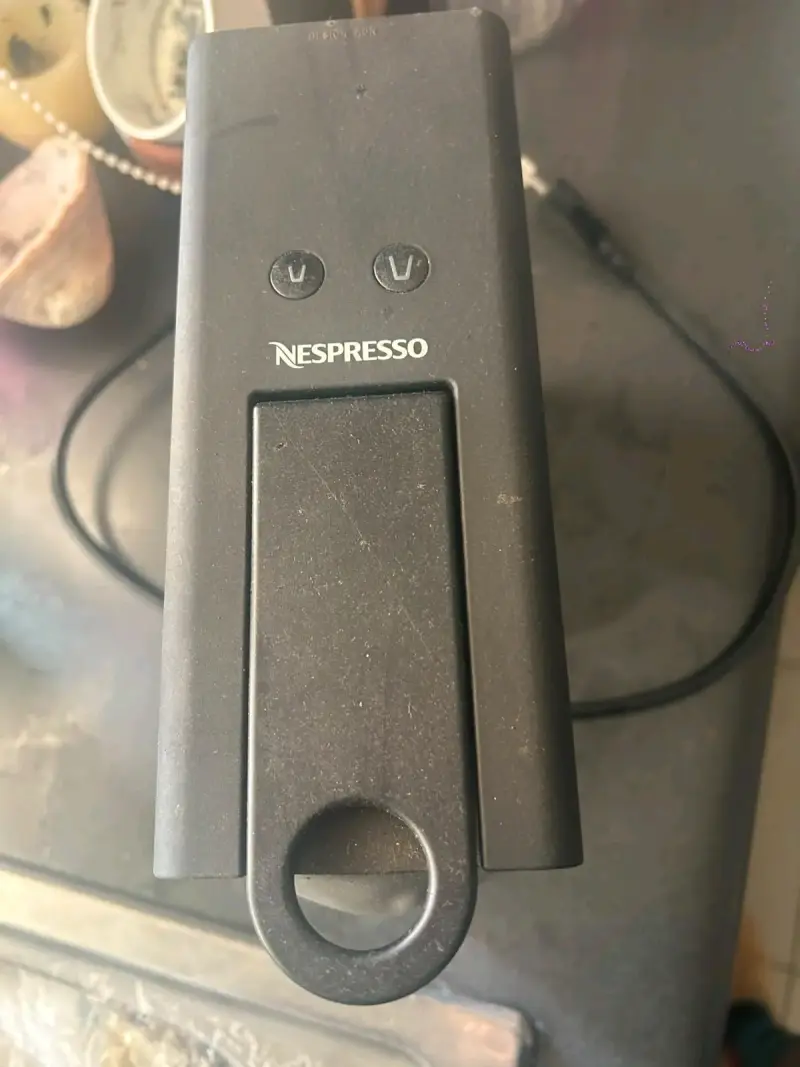 Cafetera de Cápsulas Nespresso Essenza Mini Negra - 2