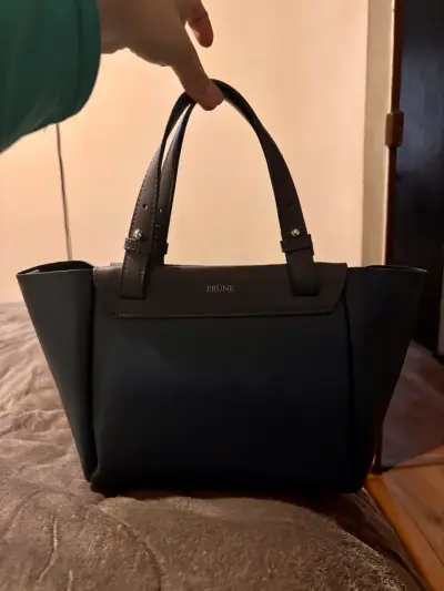 Bolso Prüne negro elegante y moderno - miniatura 1