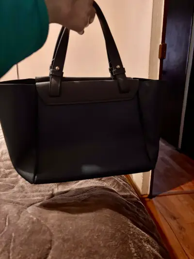 Bolso Prüne negro elegante y moderno - miniatura 2