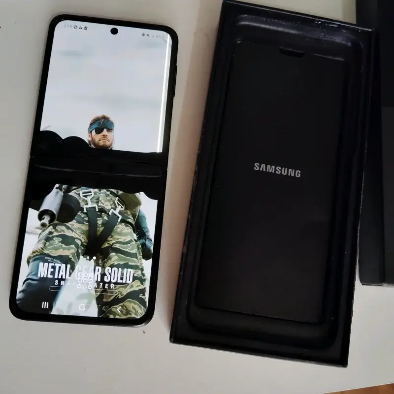 Samsung Galaxy Z Flip3 5G en caja - 4