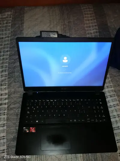 Notebook Acer A315 AMD Ryzen 5 - miniatura 2