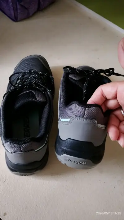 Zapatillas de trekking Adidas Terrex gris 37,5. - miniatura 2