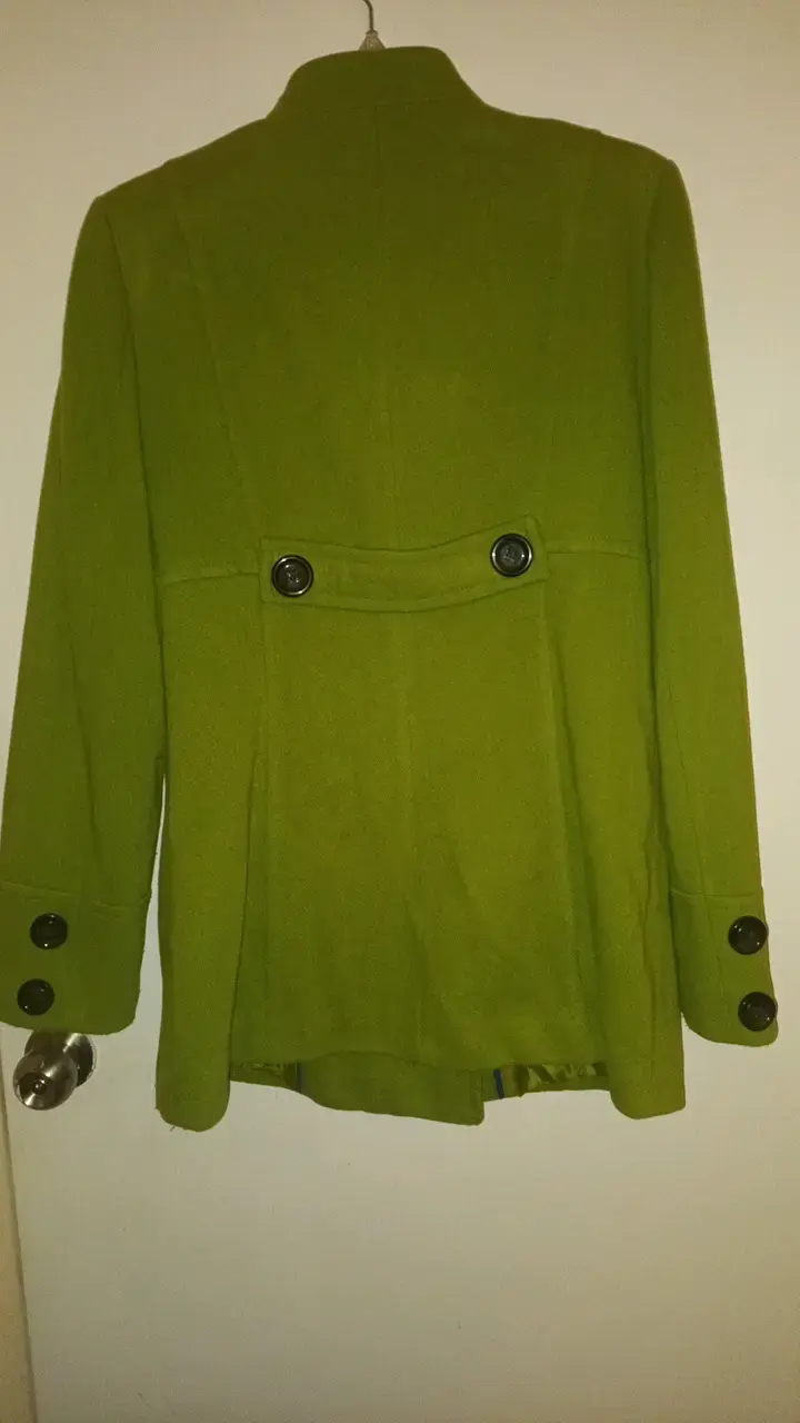 Abrigo verde militar con botones grandes - 2