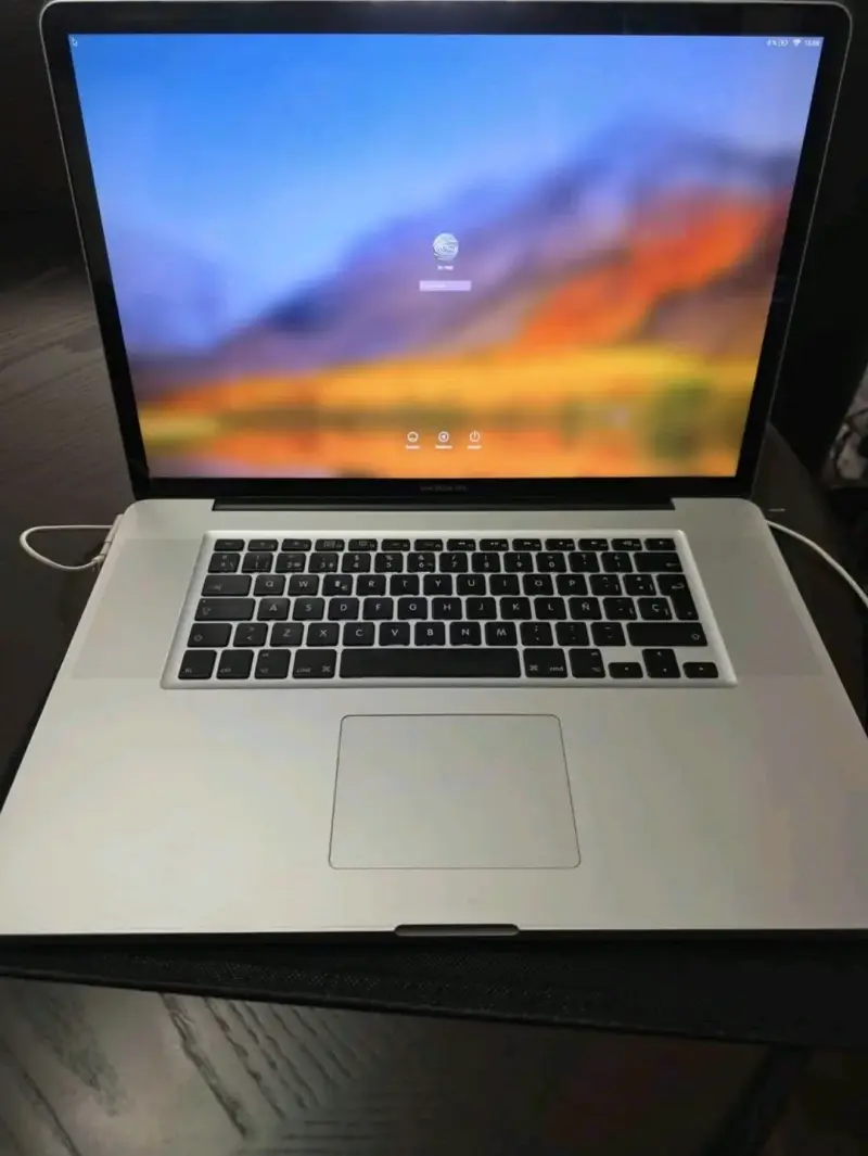 MacBook Pro 17 pulgadas (2010) pantalla y potencia - 3