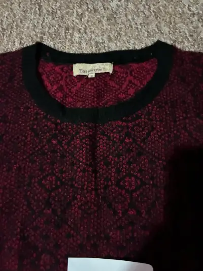 Suéter burdeos de lana para mujer - miniatura 2