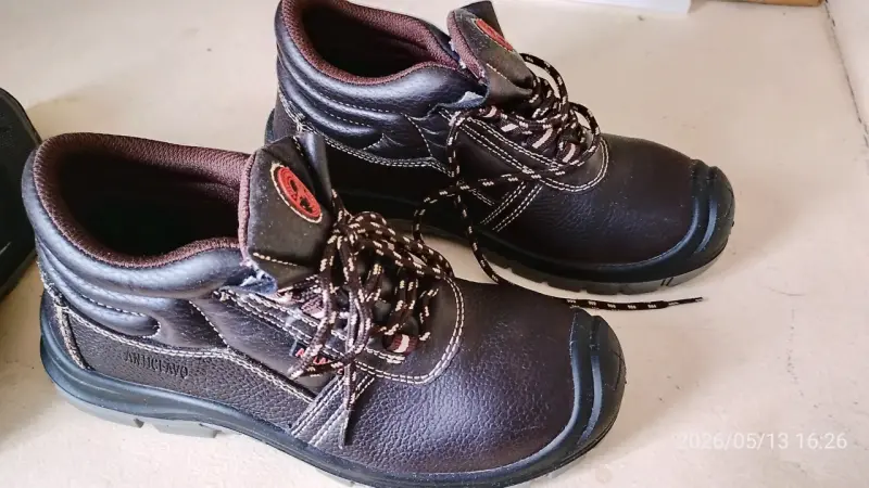 Botas de seguridad Anticlavo negras