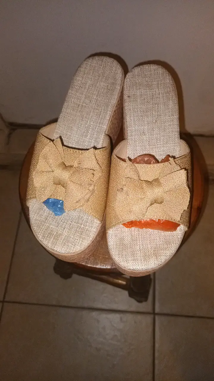 Sandalias de plataforma con lazo beige - 2