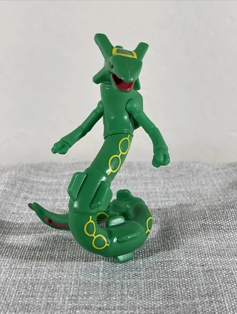 Figura de acción Rayquaza Pokémon de 2015 - 1