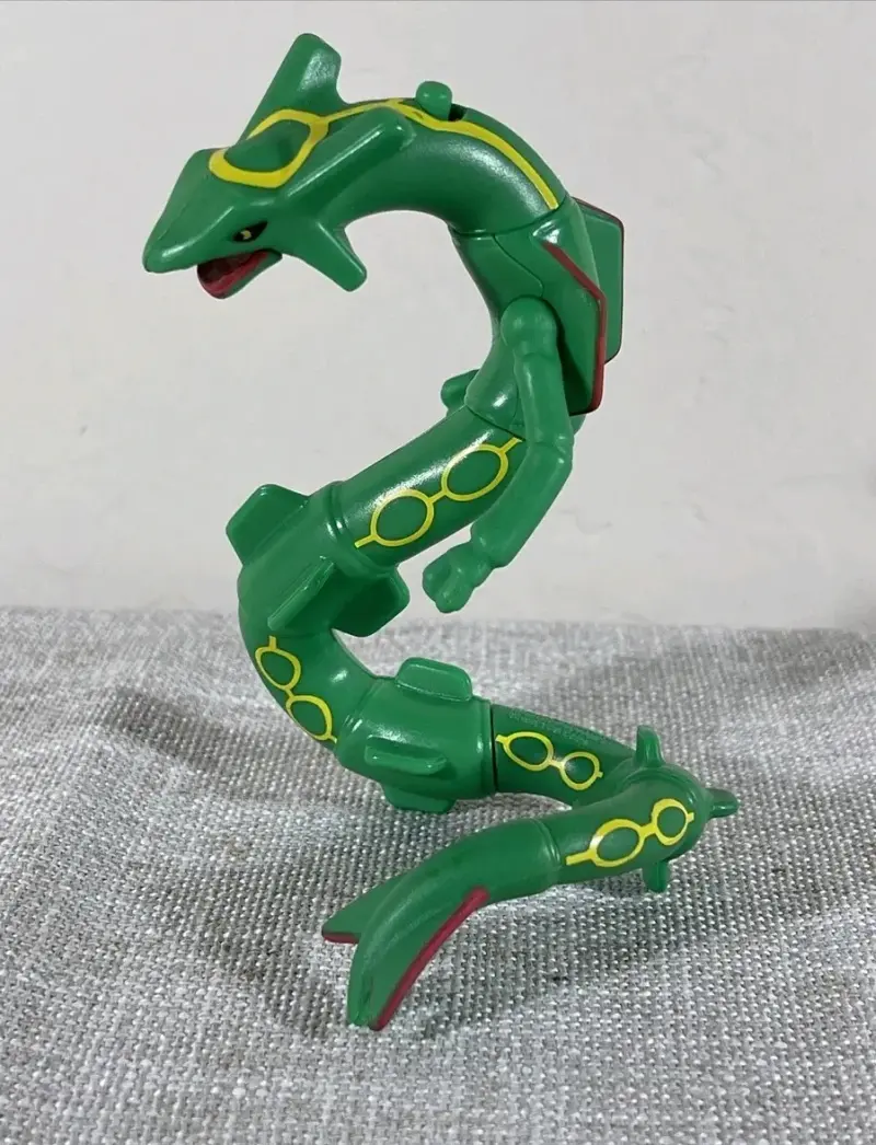 Figura de acción Rayquaza Pokémon de 2015 - 2