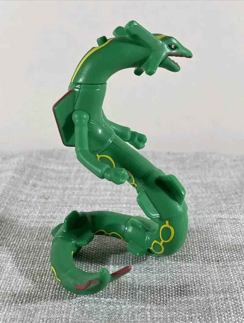 Figura de acción Rayquaza Pokémon de 2015 - 4