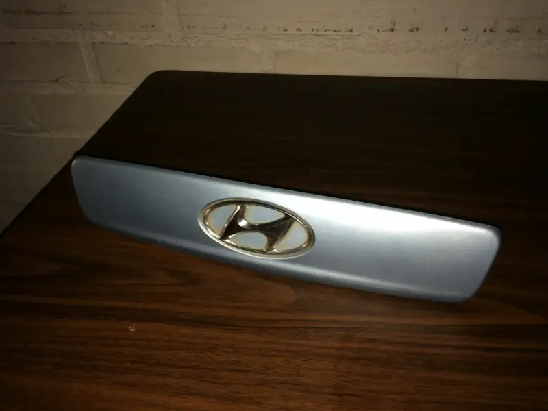 Emblema trasero Hyundai original - 2