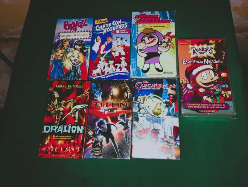 Colección de DVDs infantiles y familiares - 1