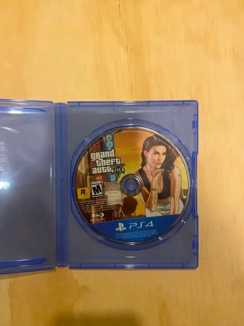 Juego PS4 Grand Theft Auto V - 3