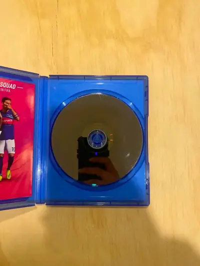FIFA 19 Champions Edition para PS4 - miniatura 4