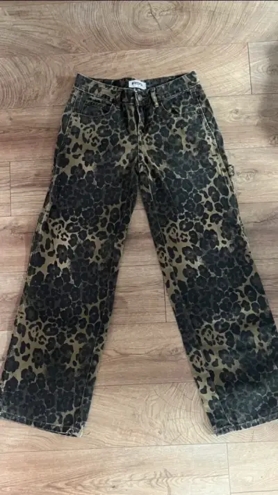 Jeans estampado leopardo para mujer - miniatura 1