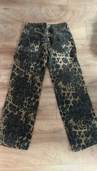 Jeans estampado leopardo para mujer - miniatura 3