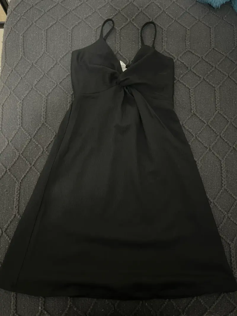 Vestido negro elegante con tirantes H&M - 1