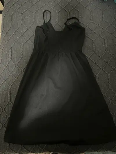 Vestido negro elegante con tirantes H&M - miniatura 2