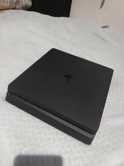 Consola PlayStation 4 Slim en buen estado - miniatura 1