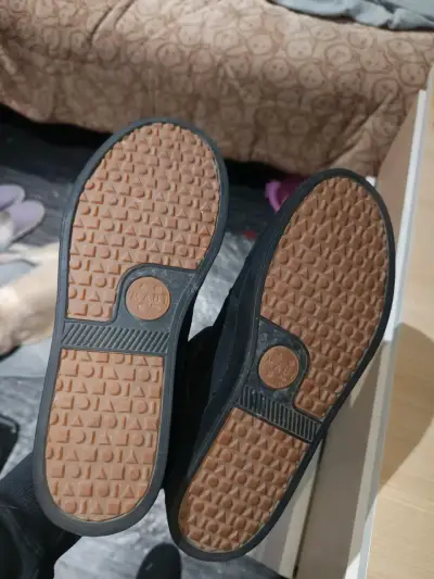 Zapatillas negras de caña alta unisex - miniatura 3