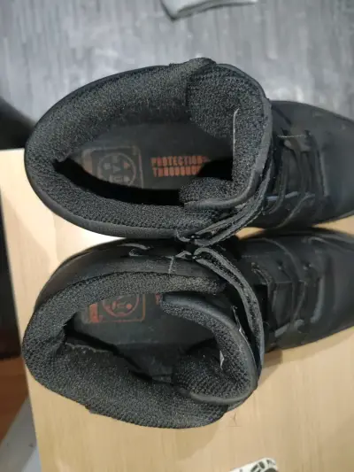 Zapatillas negras de caña alta unisex - miniatura 5