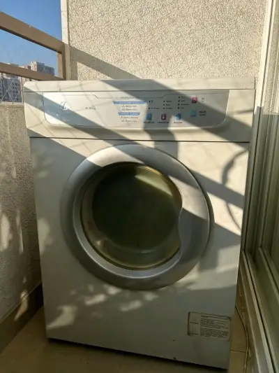 Secadora Electrolux 6kg en buen estado - miniatura 1