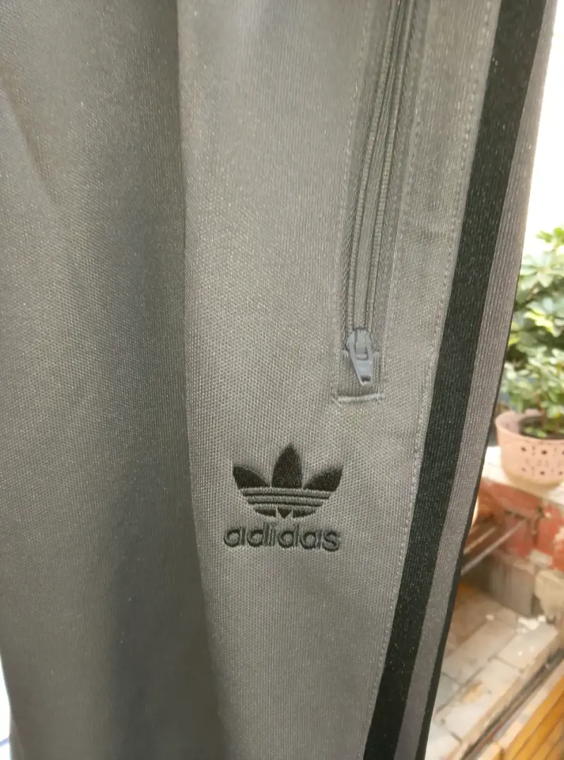 Pantalon Adidas hombre gris talla L - 1