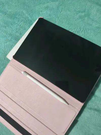 Tablet con lápiz y funda protectora rosa - miniatura 1